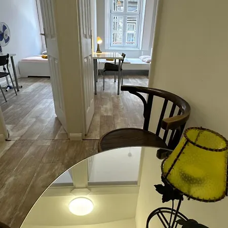 The 5-bedroom Downtown Appartement *
