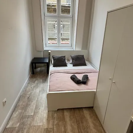 The 5-bedroom Downtown Appartement *