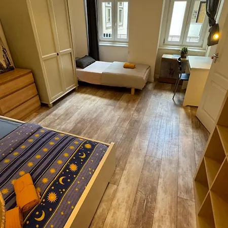 Appartement The 5-bedroom Downtown