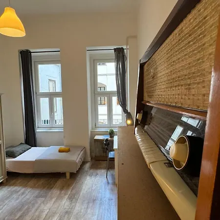 Apartment The 5-bedroom Downtown
