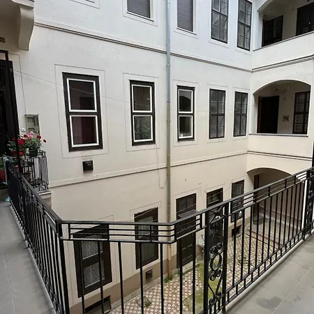 The 5-bedroom Downtown * Budapest