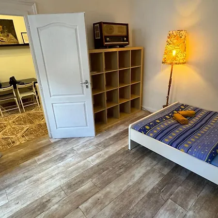 The 5-bedroom Downtown Apartment